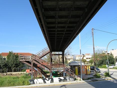 Brücke über die Kanellopoulou Straße, Patras, Griechenland