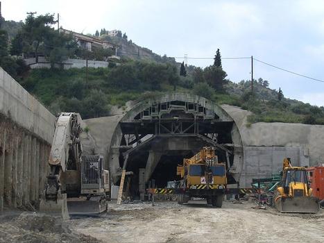 Eisenbahntunnel Trapeza-Platano (Abschnitt Kiato-Egio), Peloponnes, Griechenland
