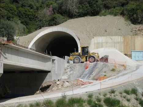 Main Corridor Kiato-Egio Section, Trapeza and Platanos Tunnels, Ladopotamos Bridge, Diakofto-Peleponnes (GR)