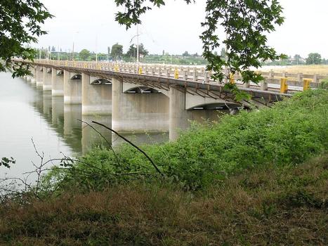 Barrage et pont d'Aliakmon