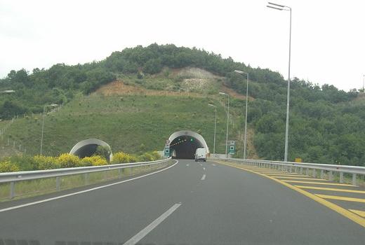 Autoroute E gnatia – Tunnel S 4
