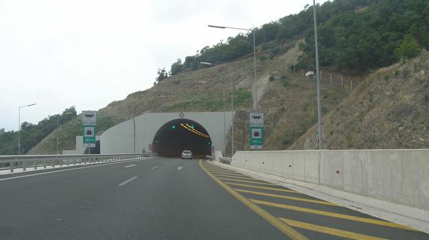 Autoroute E gnatia – Tunnel S 6