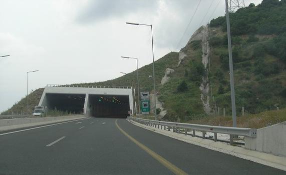 Autoroute E gnatia – Tunnel S 9