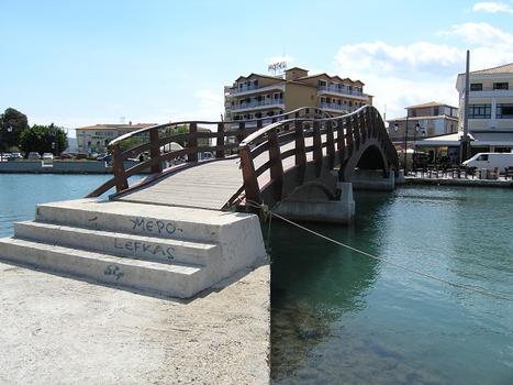 Fußgängerbrücke, Lefkada-Stadt