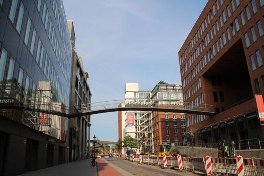 Holzhafen-Fußgängerbrücke