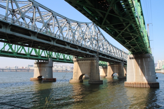 Eisenbahnbrücken über den Han