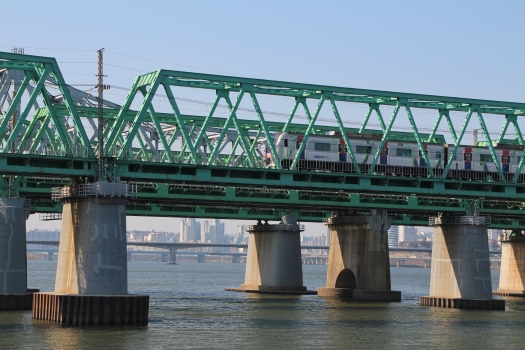 Eisenbahnbrücken über den Han