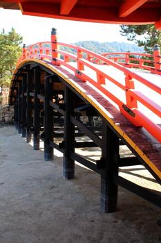 Brücke im Itsukushima-Schrein