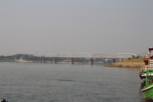 Ava-Brücke