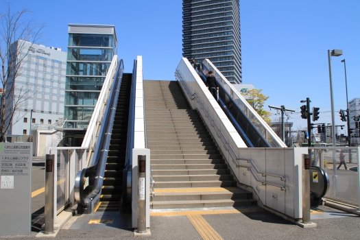 Passage piéton supérieur de la gare de Kumamoto