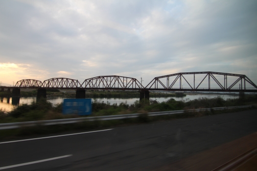Hisatsu Orange-Eisenbahnbrücke