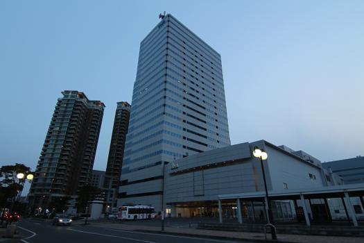 Fukuoka SRP Center Building