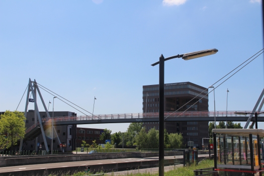 Zugangssteg Bahnhof Haarlem Spaarnwoude