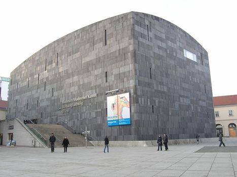 Museum Moderner Kunst Stiftung Ludwig Wien (MUMOK)