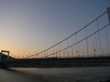 Elisabethbrücke (Erzsébet hid), Budapest