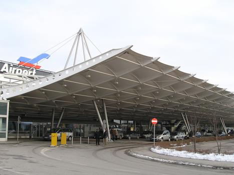 Salzburg Airport W. A. MozartTerminal 1