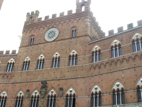 Torre del Mangia - Palazzo Pubblico, Siena, Italien