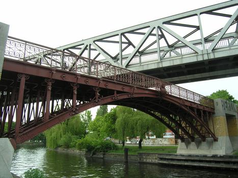 Anhaltersteg und Landwehrkanalbrücke(Hochbahnbrücke)