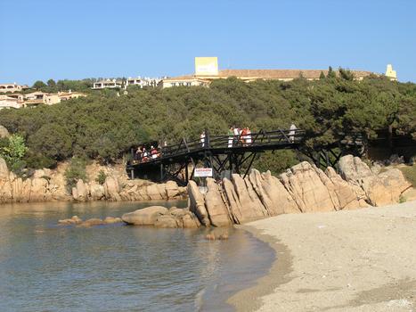 Pont sur le port de Porto Cervo, Sardaigne