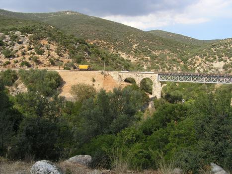 Achladocambos Viadukt, Griechenland (bei Lerna)