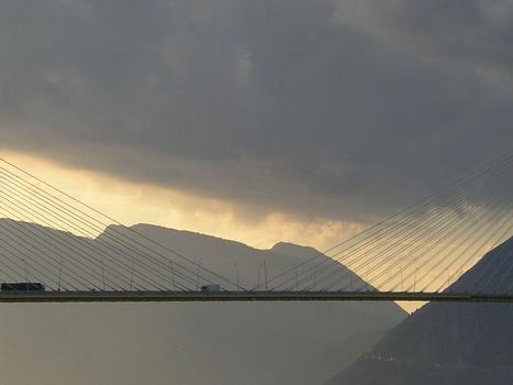 Pont Harilaos Trikoupis
