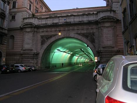 Via del Traforo Tunnel