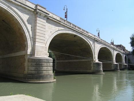 Ponte Cavour, Rom