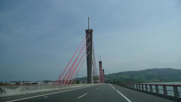 Viaducto sobre la ría del Asón