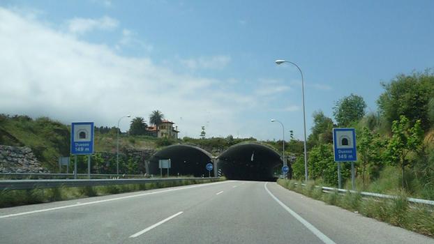 Duseos Tunnel, Autopista del Cantabrico