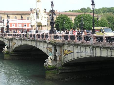 Puente Maria Cristina, San Sebastian, Spanien