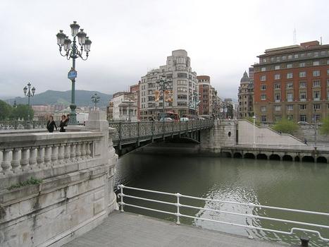 Puente del Ayuntamiento, Bilbao, Spanien