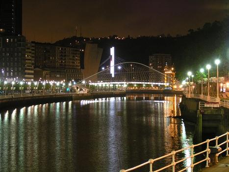 Zubi Zuri Brücke, Bilbao, Spanien