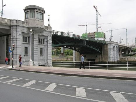 Puente de Deusto, Bilbao, Spanien