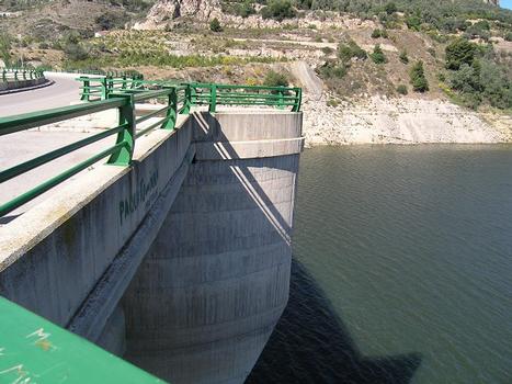 Béznar Dam