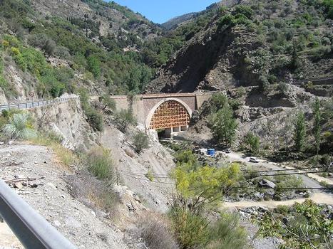 Straßenbrücke in den Alpujarras (Lanjaron-Pampaneira), Granada