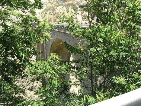 alte Straßenbrücke über den Rio Izbor, Granada