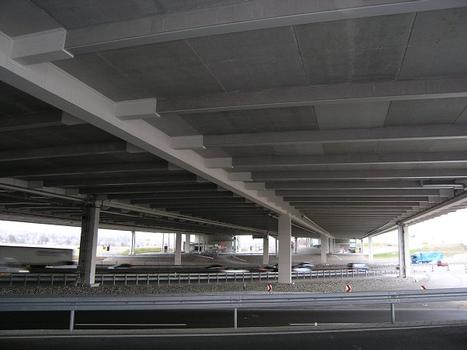 Nouveau pont-parking du centre des expositions de Stuttgart