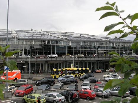 Flughafen Stuttgart, Terminal 1