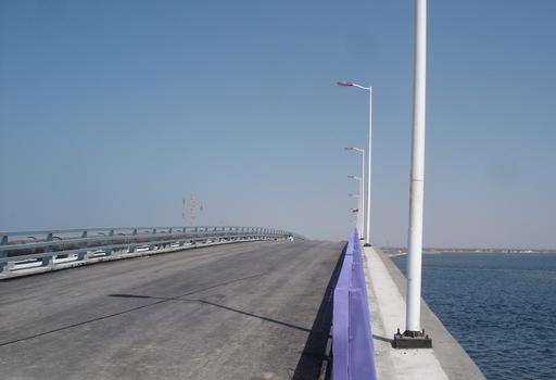 Pont de Djerba, TunisieVue transversale du nouveau pont