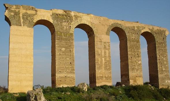 Pont-aqueduc romain de Zaghouan-Carthage au niveau de la RN3