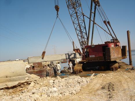 Neue Brücke am El-Kantara-Damm zur Insel Djerba