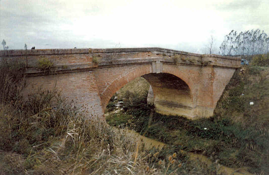 Bridge across the Hers-mort at Escalquens