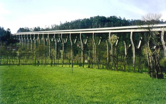 Autobahnbrücke Cabreiros