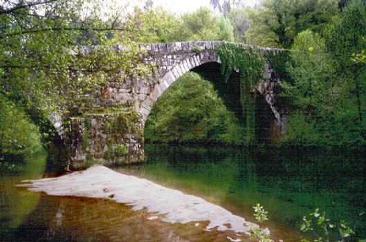 Bogenbrücke in Vilela