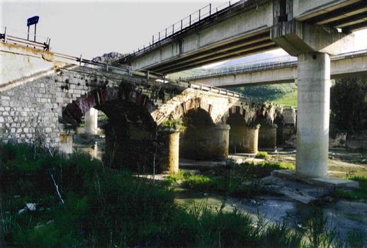 Ponte Cinque Archi