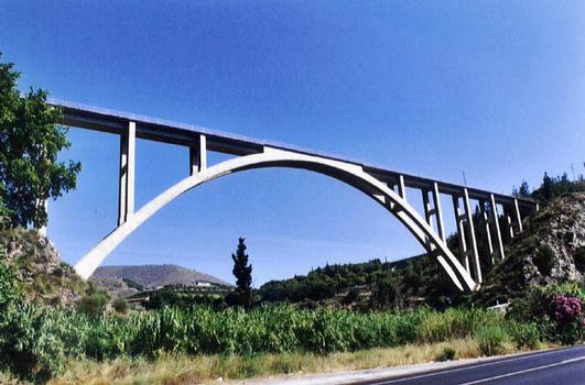 Aquädukt in Lobres