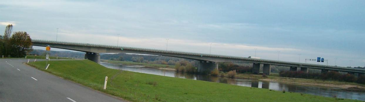 Pont sur le Rhin à Heteren