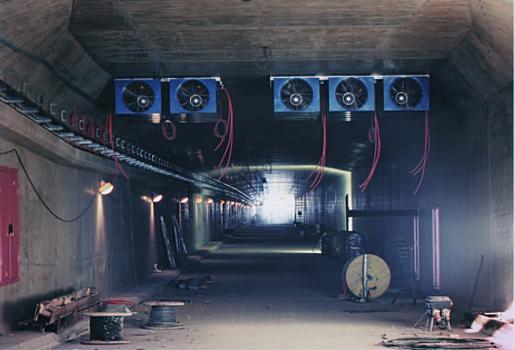 Stationsplein Tunnel, LeidenTunnel with clustered eject fans