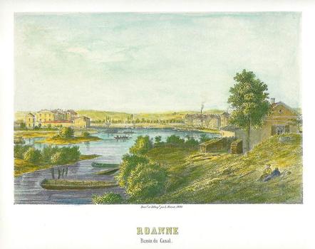 Le port de Roanne en 1850, dessiné par l'artiste roannais Louis Noirot. Le port est vu ici depuis l'actuelle place Thiodet, à côté de la caserne des pompiers. On reconnait à droite la maison éclusière qui a peu changé, et à gauche au loin deux bâtiments élevés dont le plus mince abrite aujourd'hui les services de la navigation, et l'autre est un immeuble d'habitation. Entre les deux, non visible sur l'image, se trouve le «linquet», par lequel Loire et canal communiquent. Au premier plan, l'aspect sauvage du site trahit l'origine naturelle du bassin, conquis sur le lit principal de la Loire. Ce document est une lithographie dont il existe de nombreux tirages. Celui-ci est conservé au Musée de la Batellerie de Conflans-Sainte-Honorine