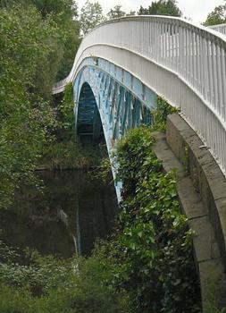 Eaton Hall Bridge - View of the arch from the east bank